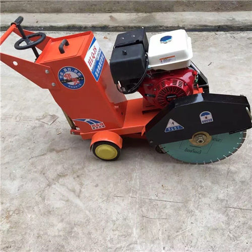 厂家：云南楚雄水泥马路切割机柴油混凝土马路切缝机