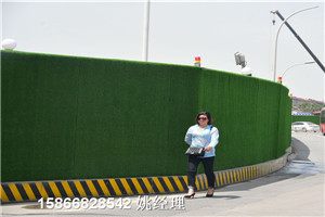 青岛地区建筑围挡为要草皮围挡-人工草皮预算知识