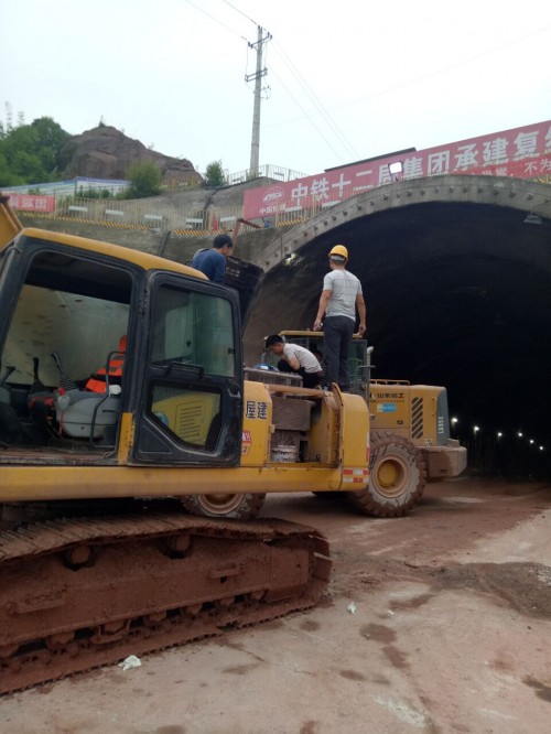 新闻：蓬溪县日立挖掘机维修专家一对一解答